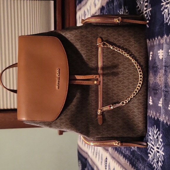 Michael Kors Jet Set Large Logo Backpack - Picture 4 of 10